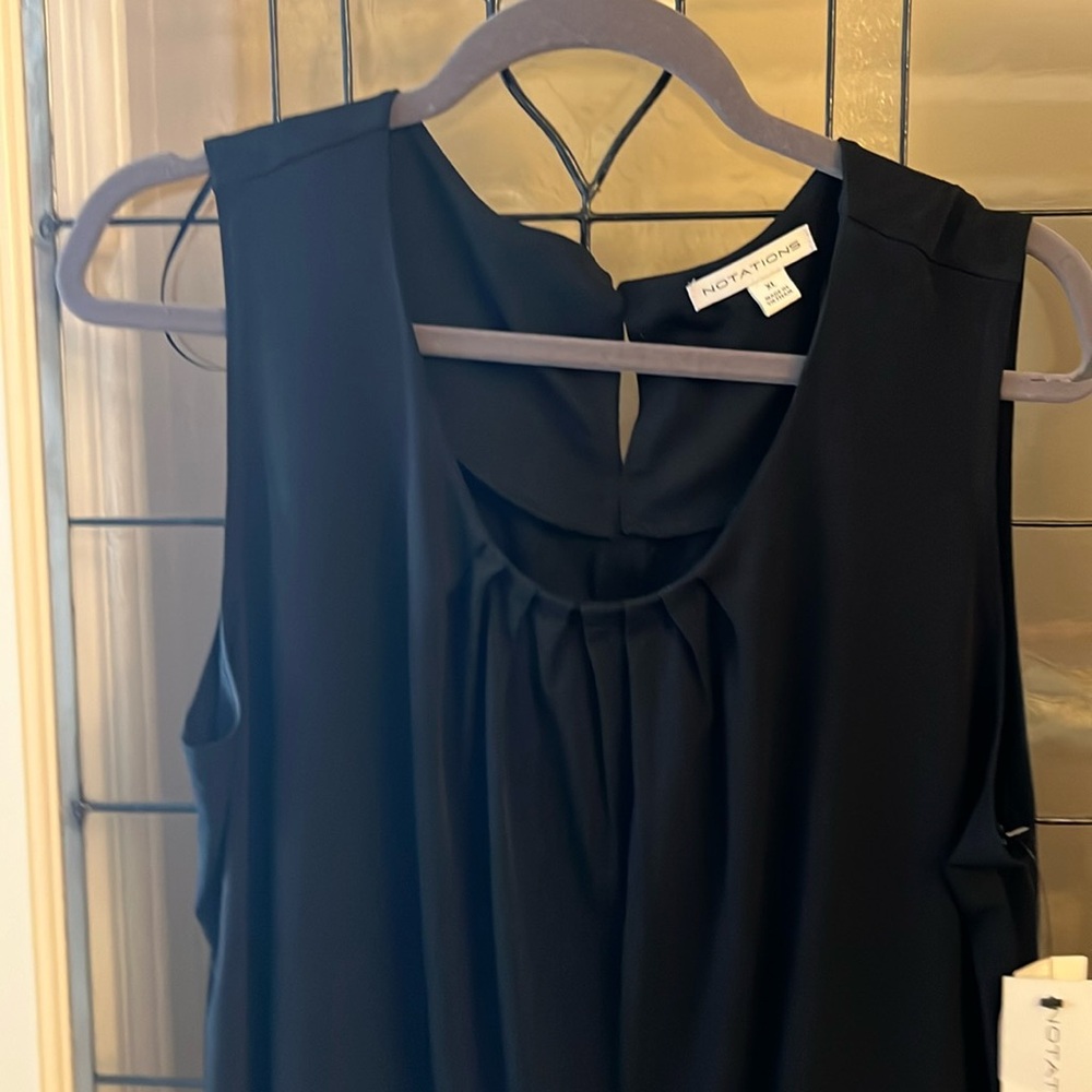 Black sleeveless shirt